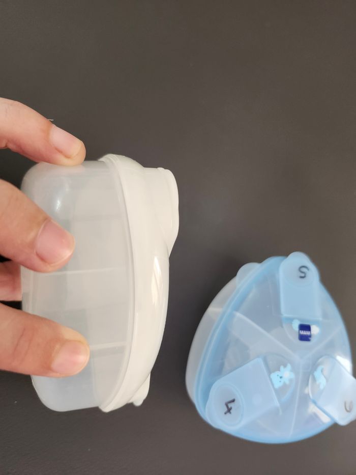 Lot deux boîtes doseuses lait bébé MAM - photo numéro 3