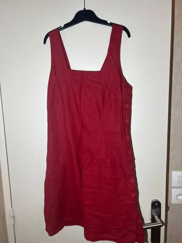 Robe rouge d’été
