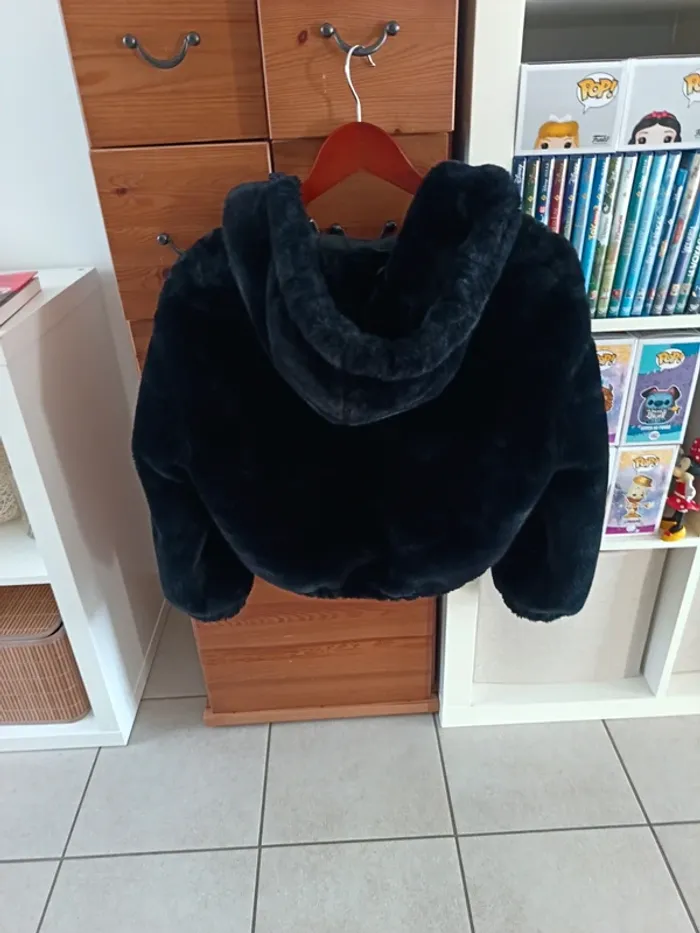 Veste fausse fourrure noire - photo numéro 3
