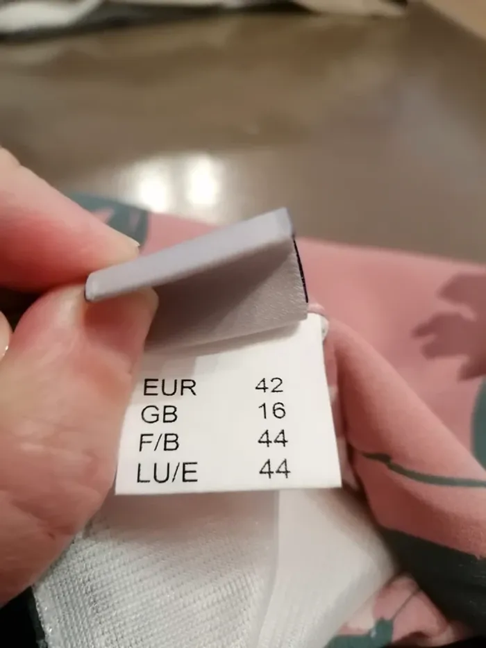 robe fleurie Heine taille 44 neuve demie saison - photo numéro 5