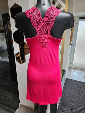Rouge gorge robe fushia taille M