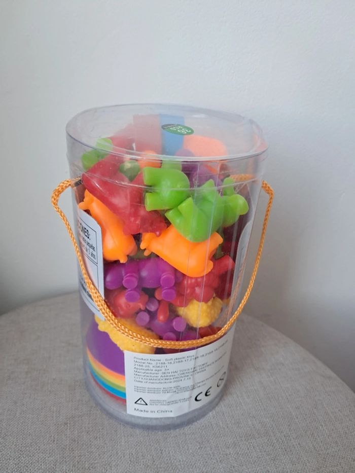 Jeu tri des couleurs avec les animaux et motricite fine avec pince de prehension