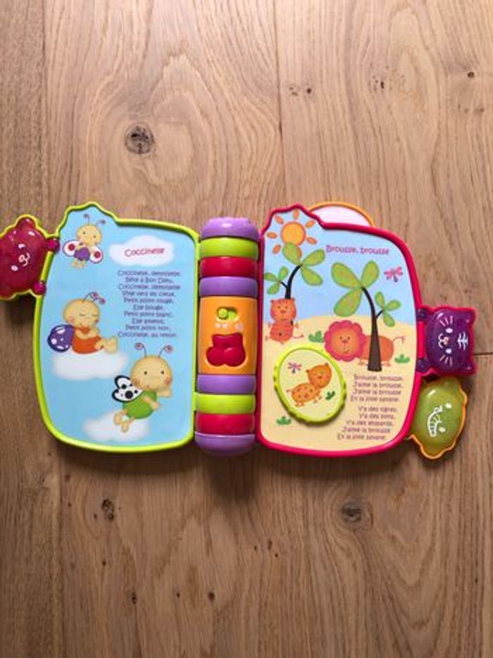 Mon super livre enchanté VTech - photo numéro 3