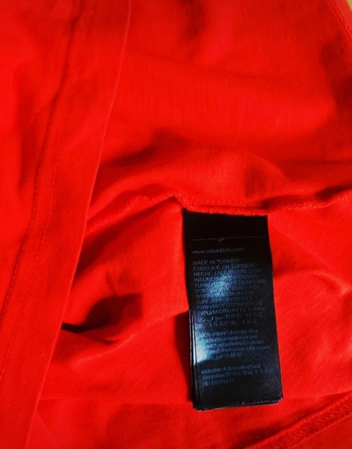 T-shirt manches courtes rouge Homme / Ado taille XS marque Calvin Klein 🎸 - photo numéro 4