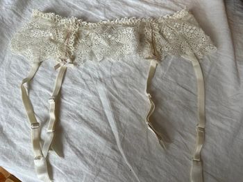 Porte jartelle dentelle crème