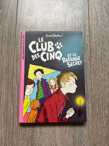 Livre le club des 5 et le passage secret