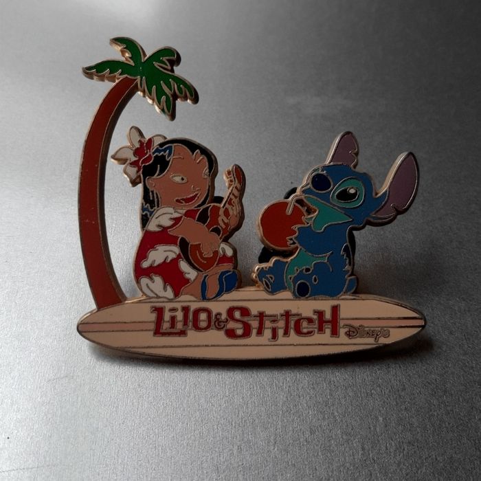 Pins Disney disneyland stitch