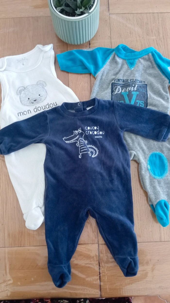 Lot de 9 pyjamas - photo numéro 2