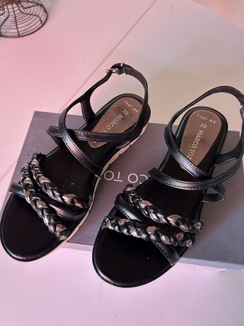 chaussures à lanieres pointure 39