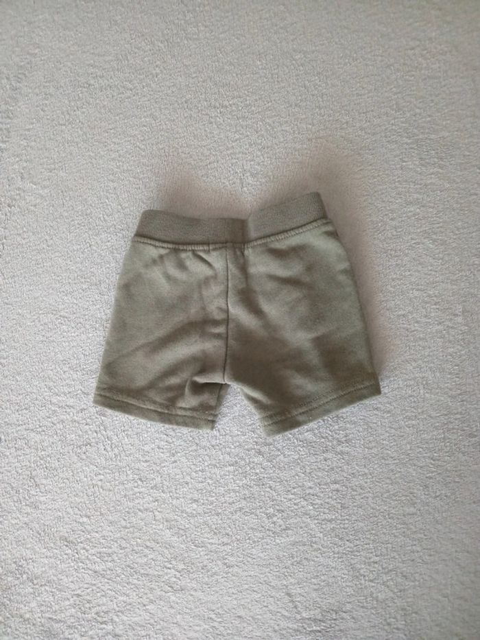 Short 6-9 mois - photo numéro 2