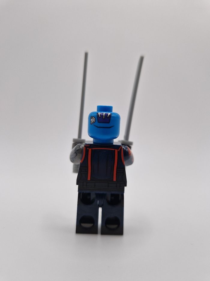 Figurine type lego Nebula les gardiens de la galaxie Marvel - photo numéro 3