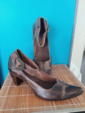 Escarpins  en cuir neufs marque SPIRAL pointure 38