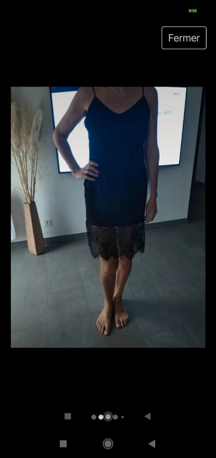Petite robe noire à bretelles - photo numéro 7