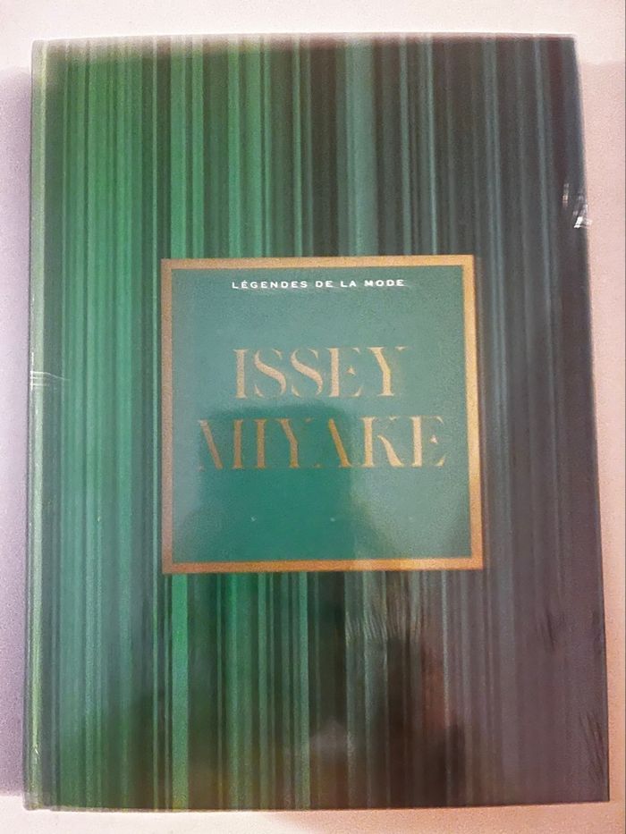 Livre les légendes de la mode sous Blister - photo numéro 2