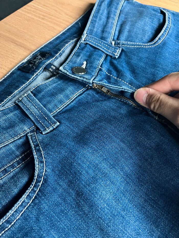 Jean bleu Armani coupe Slim taille w29 - photo numéro 7