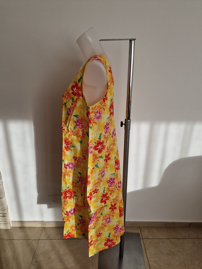 Robe polynésienne jaune à motif fleurs - photo numéro 5