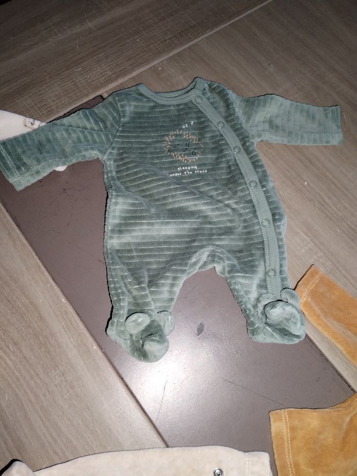 3 Pyjamas naissance - photo numéro 2