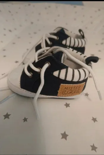Petite chaussures souples 0/3 mois garçon
