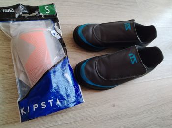 Chaussures de foot et protège tibia 33