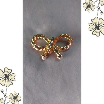 Broche vintage dorée nœud & perles – Élégance intemporelle