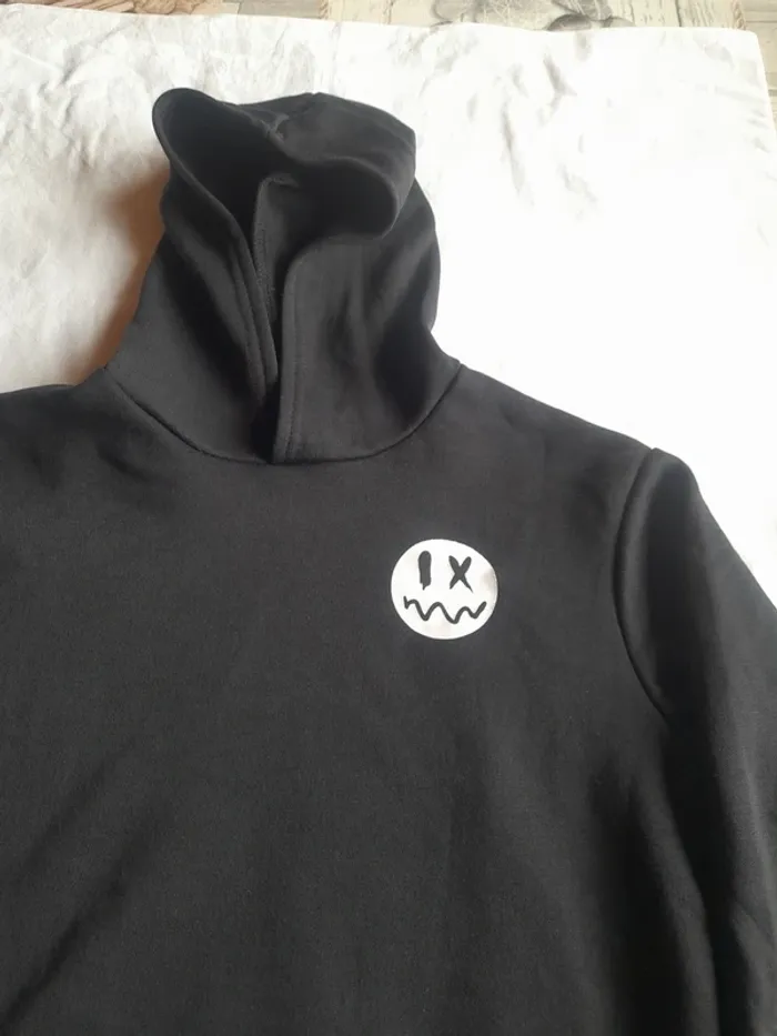 Sweat à capuche  11 / 12 ans - photo numéro 2