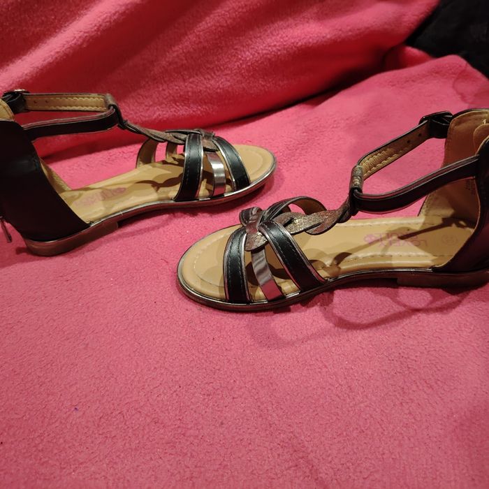 Sandales pour fille T 32 - photo numéro 3