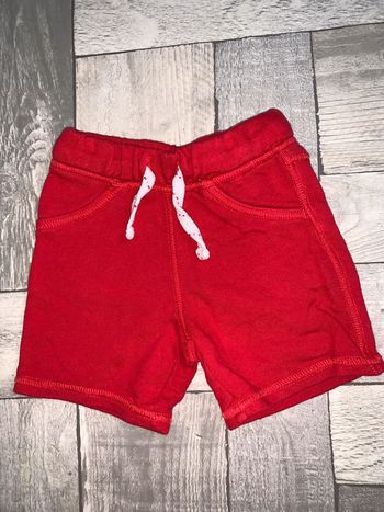 Short rouge