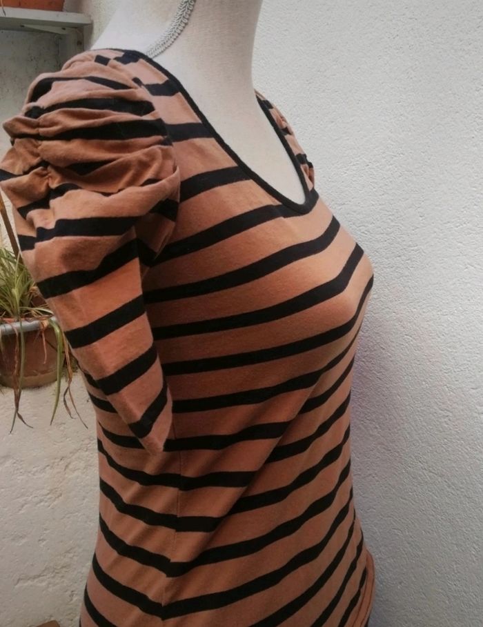 Tee-shirt rayé drapé aux épaules taille L marque Jennyfer - photo numéro 2
