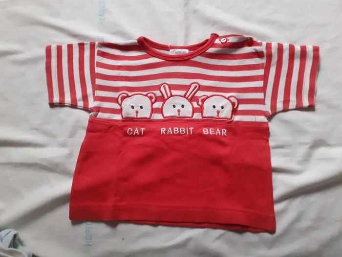 Tee shirt rouge et rayé rouge et blanc