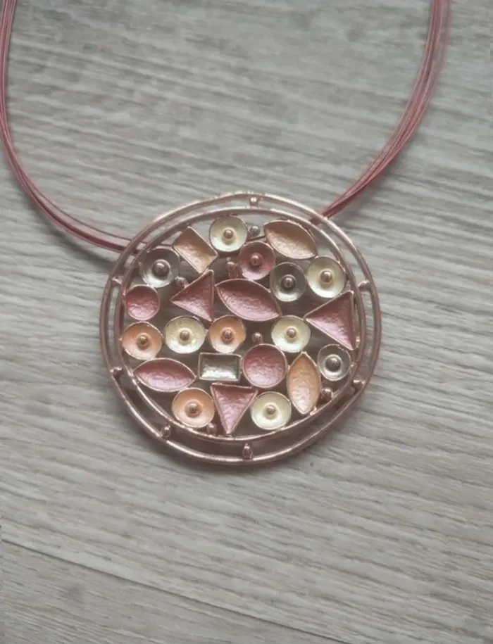 Collier fantaisie neuf - photo numéro 2