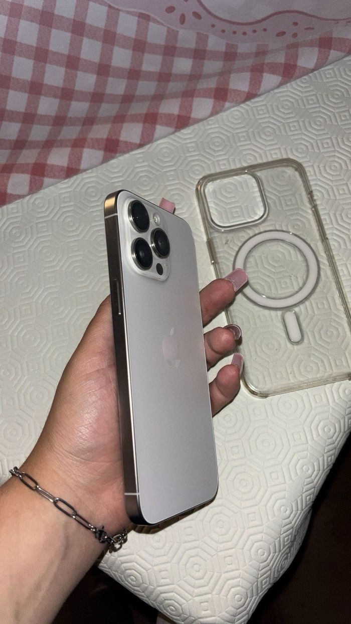 I P h o n e 15 pro Max - photo numéro 3