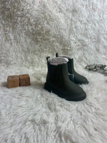 Paire de bottines imperméable Mango taille 23