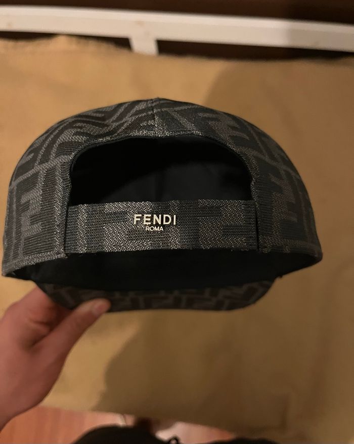 Casquette Fendi - photo numéro 5