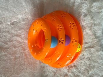 Jouet pour chat tour orange avec 3 balles Neuf