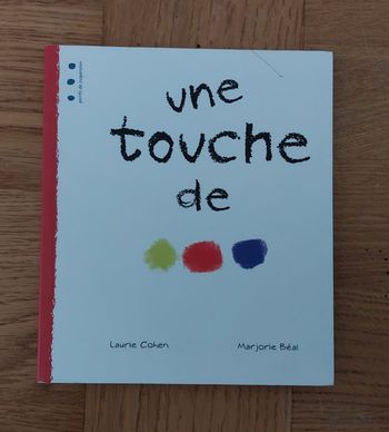 Une touche de 🟡🔴🔵 - points de suspension