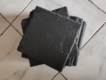 12 Assiette en ardoise