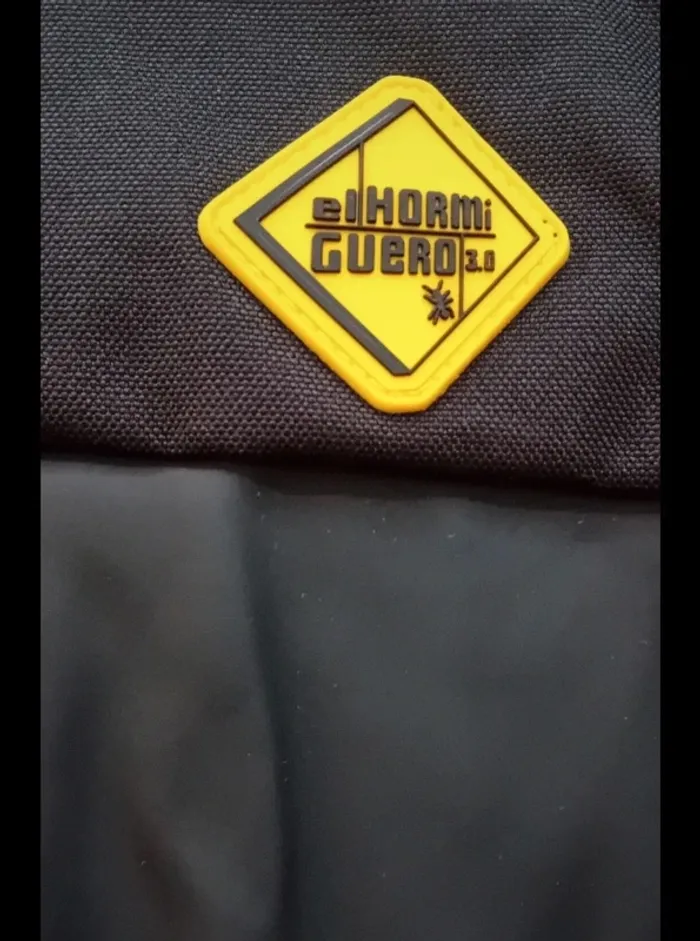 Très beau petit sac a dos noir neuf pour les affaires de sport ou goûter - photo numéro 4