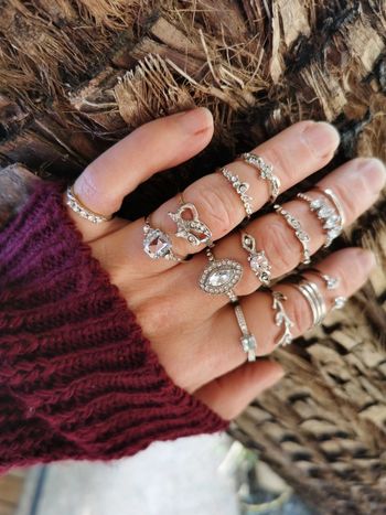 A40 Lot de 15 bagues chromé argenté tendance diverses taille.neuves