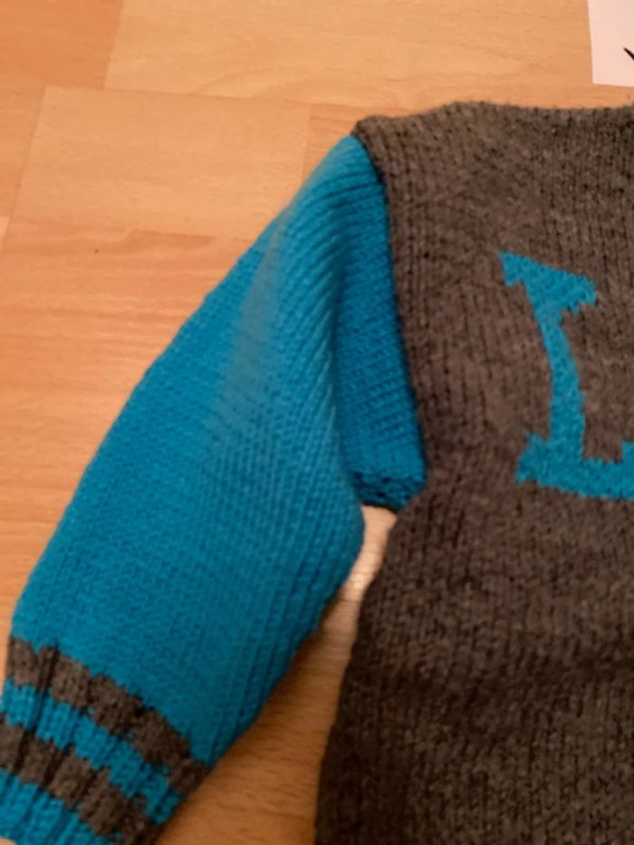 Pull tricoté main gris/turquoise LÉO 3 ans - photo numéro 3
