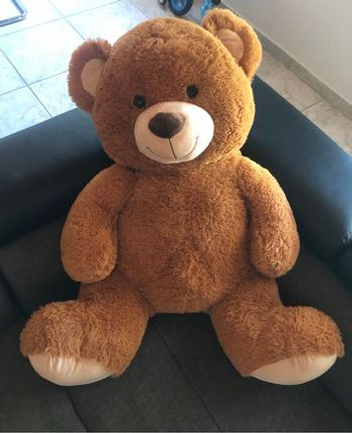 Grosse peluche nounours