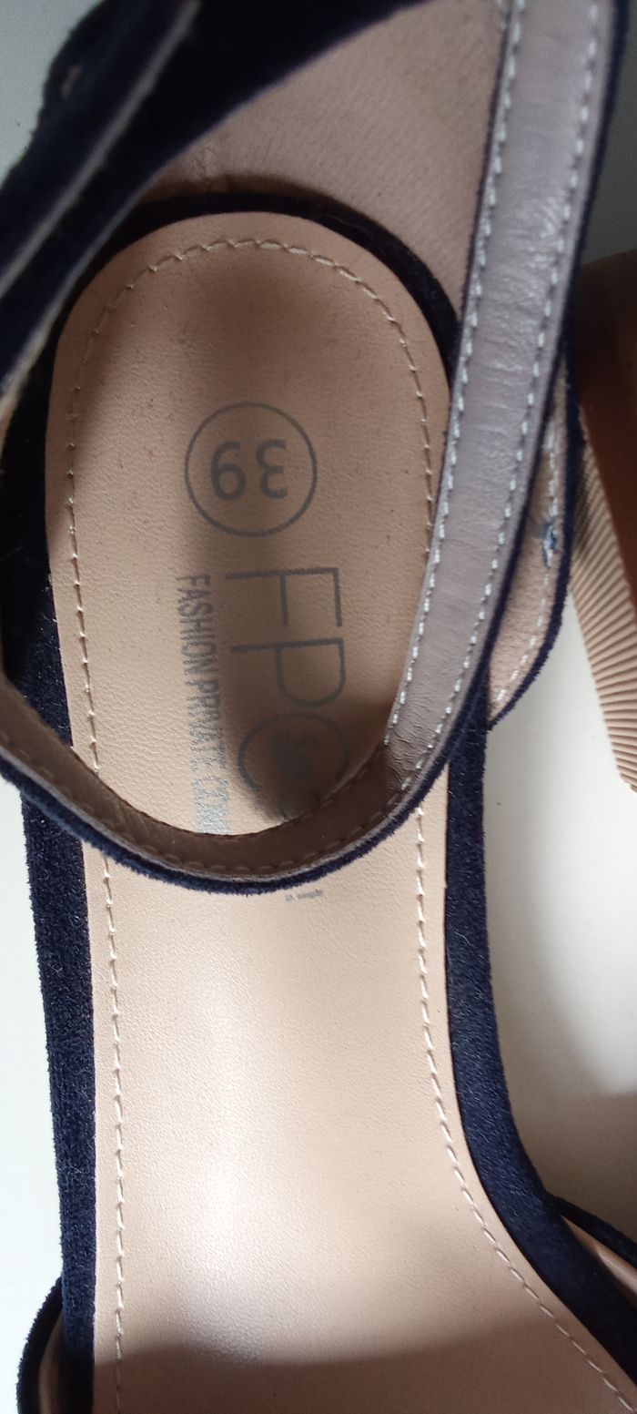 Chaussures femme petit talon fpc taille 39, mi saison été couleur marine - photo numéro 8