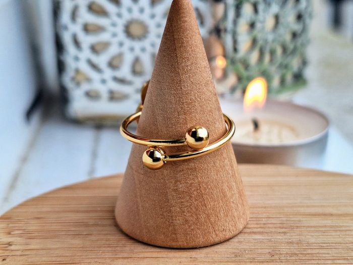 Bague Doré en acier Inoxydable forme de fleur blanche avec du nacre - photo numéro 3