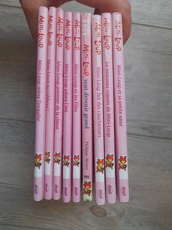 Lot de 9 livres mini-loup