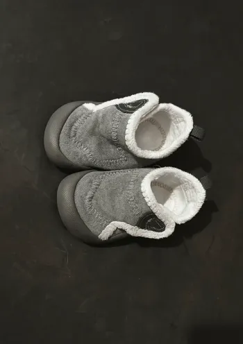 Chaussons souples antidérapants bébé - Taille 20