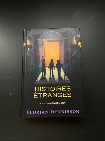 Livre histoire étrange