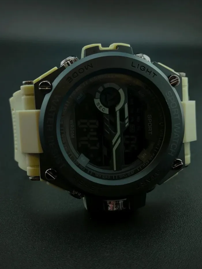 Montre digitale verte clair, waterproof, noire - photo numéro 3