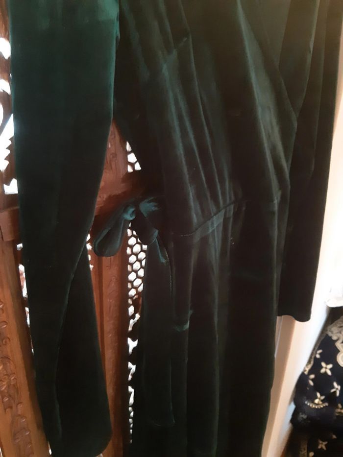 Robe longue noire à lacets