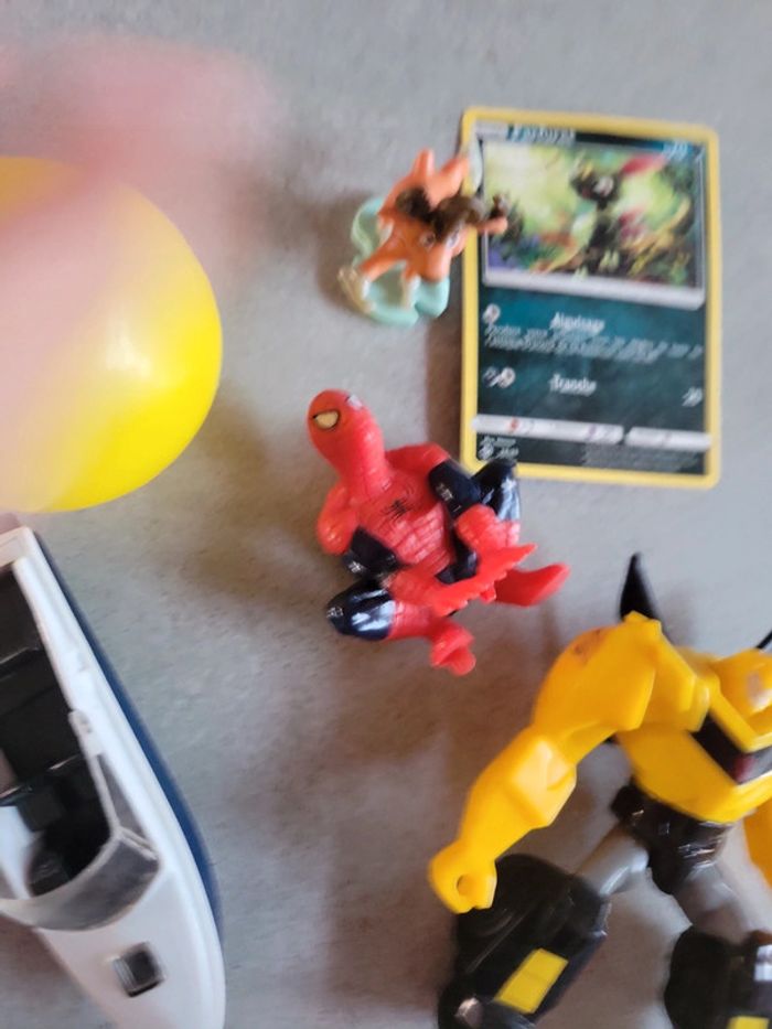 Lot Jouet divers spiderman smurf anse spnier bateaux collier - photo numéro 7