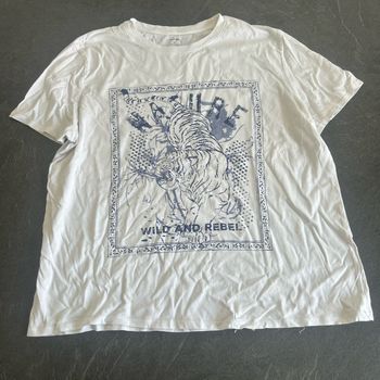TEE short