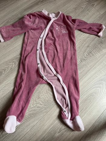 Pyjama velours violet 1 pièce avec pieds 12 mois